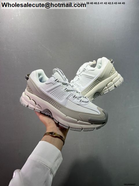 nike zoom vomero roam summit white